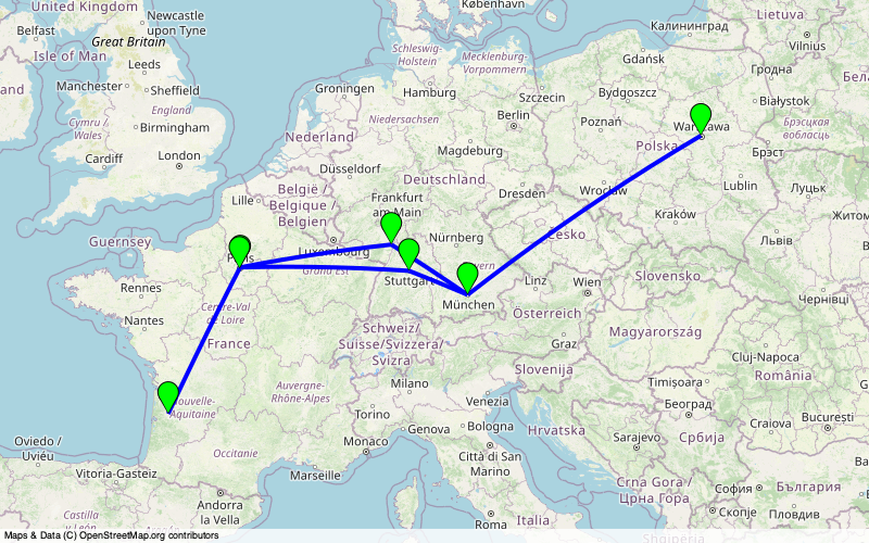 Une carte de l’europe allant de la France jusqu’à la Pologne où les villes de Varsovie, Munich, Stuttgart, Mannheim Paris et Bordeaux sont distinguées par des indicateurs verts. Les trajets entre ces villes en train sont des lignes droites bleues traçant une constellation.